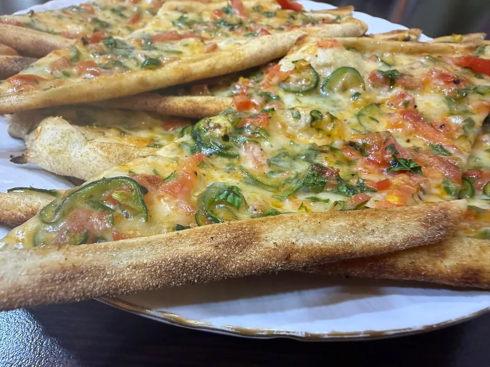 Bıçak Arası Kaşarlı Pide